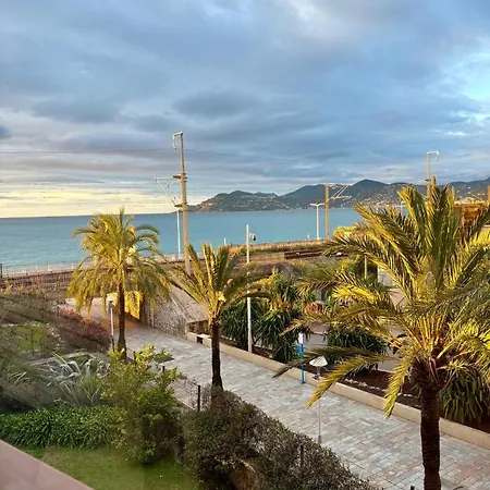 Cosy Sea View Apartmán *