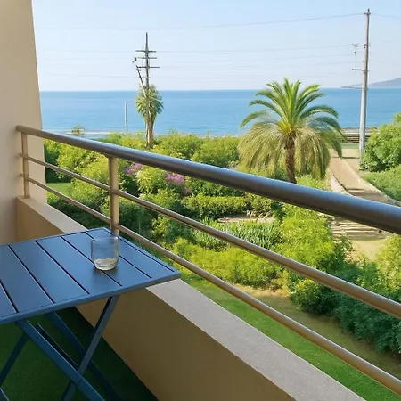 Cosy Sea View *